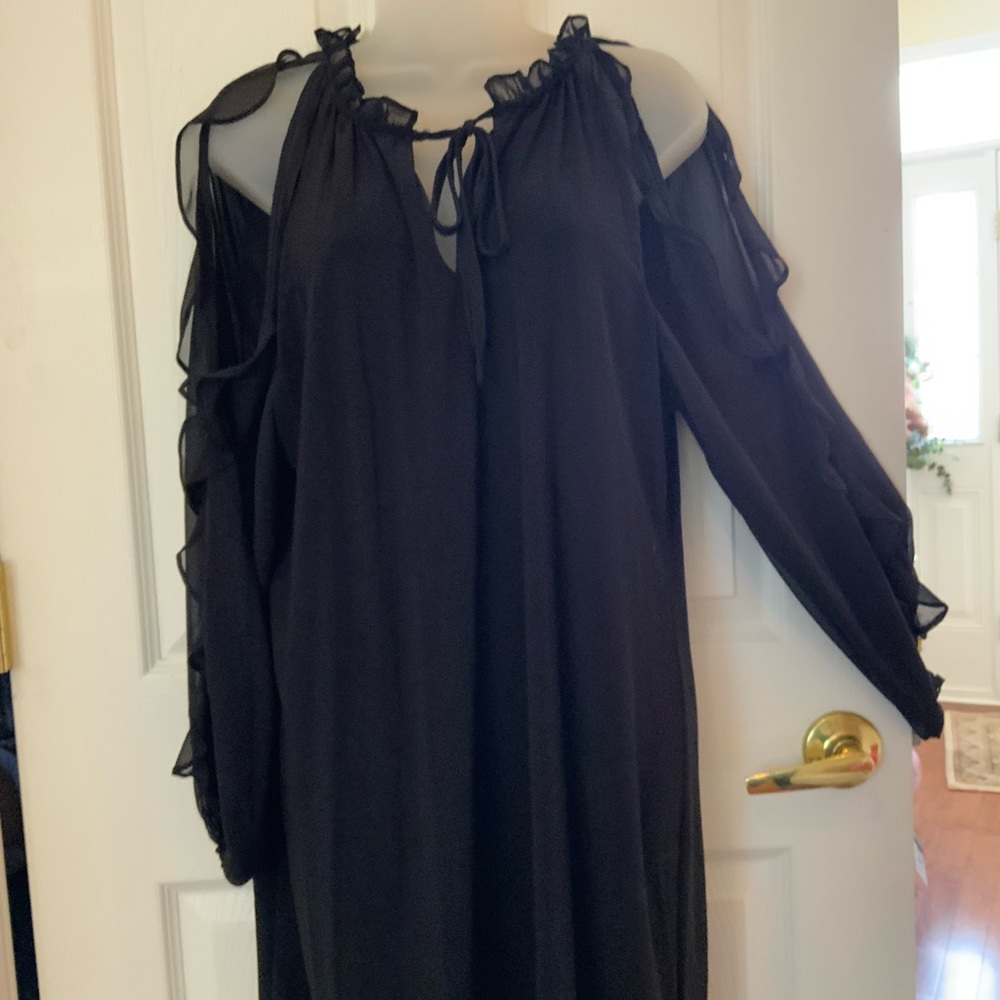 Cold shoulder little black dress!